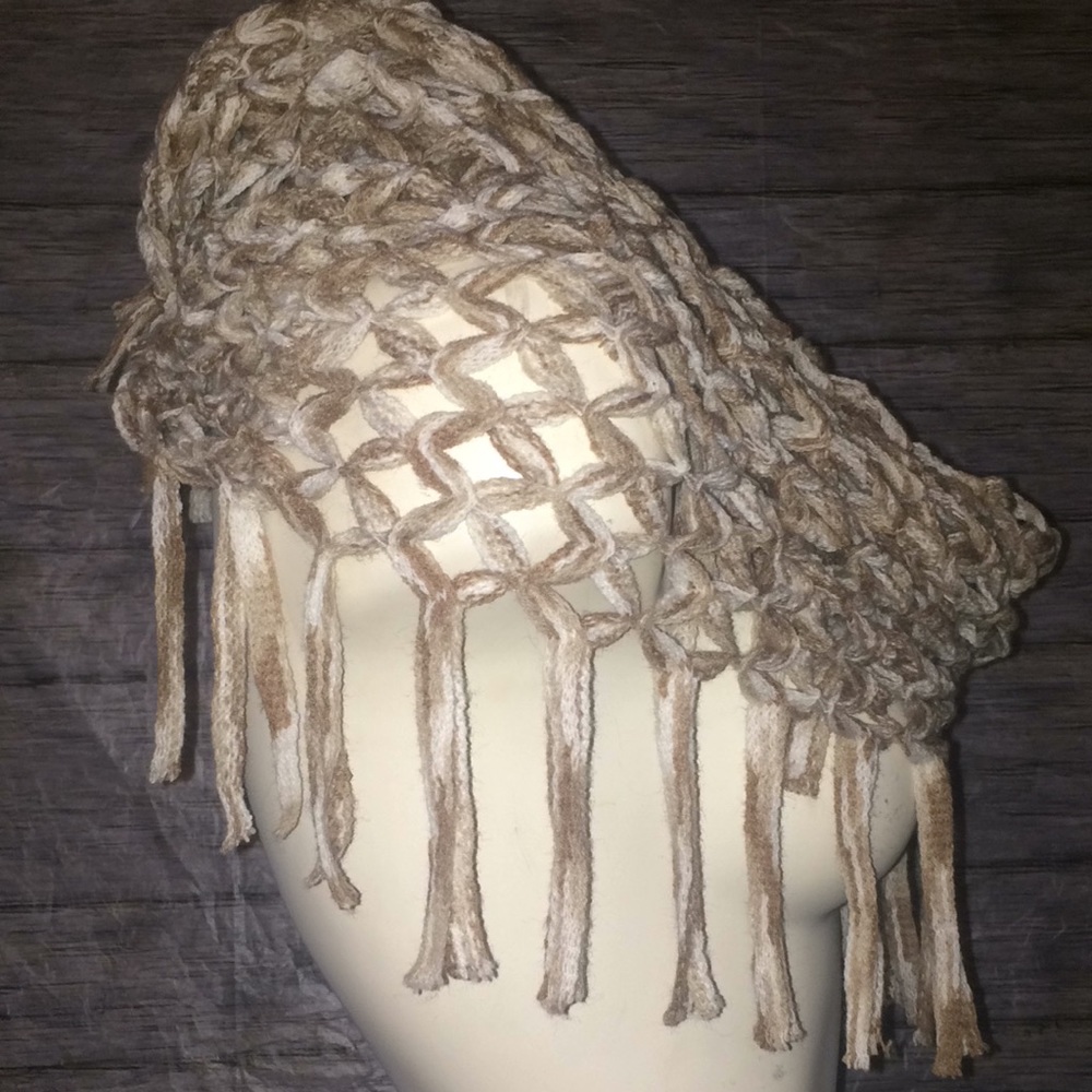 Vanity Infinity Scarf - Picture 4 of 6
